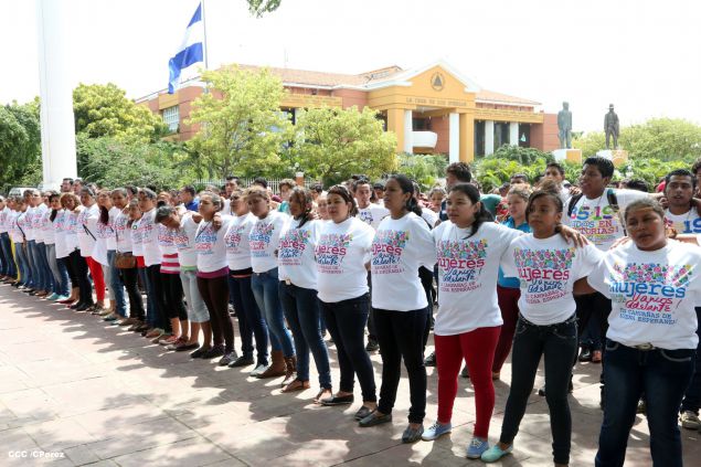 Daniel y Rosario conmemoran 79 aniversario del natalicio del Comandante Carlos Fonseca