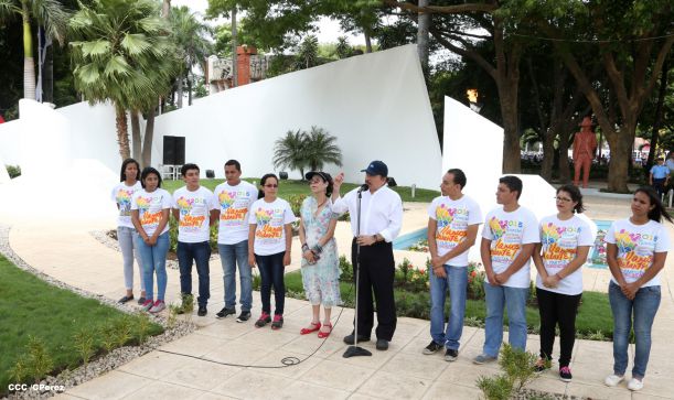 Daniel y Rosario conmemoran 79 aniversario del natalicio del Comandante Carlos Fonseca