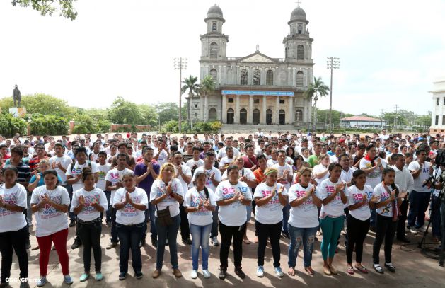Daniel y Rosario conmemoran 79 aniversario del natalicio del Comandante Carlos Fonseca