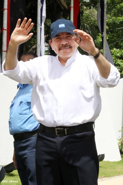 Daniel y Rosario conmemoran 79 aniversario del natalicio del Comandante Carlos Fonseca