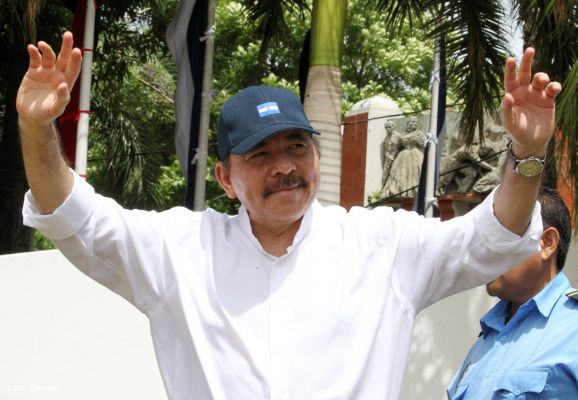 Daniel y Rosario conmemoran 79 aniversario del natalicio del Comandante Carlos Fonseca