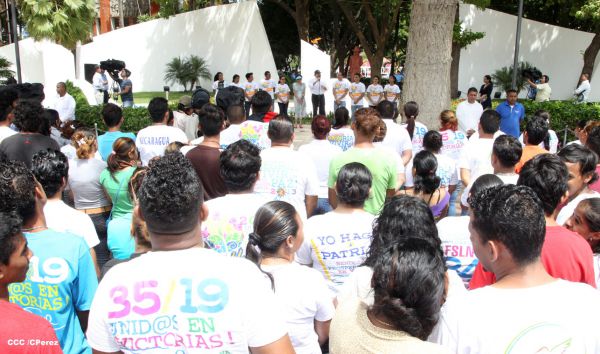 Daniel y Rosario conmemoran 79 aniversario del natalicio del Comandante Carlos Fonseca