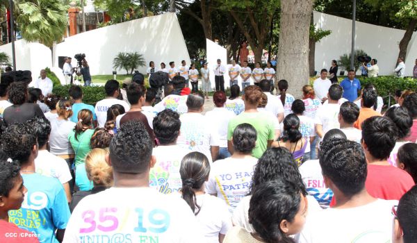 Daniel y Rosario conmemoran 79 aniversario del natalicio del Comandante Carlos Fonseca