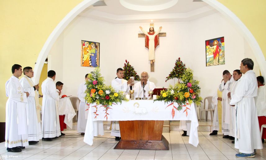 Cardenal Brenes celebra a San Juan Bautista