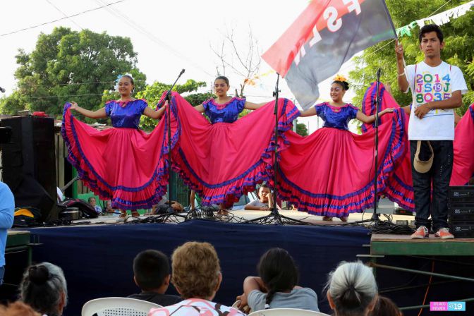 Capitalinos honran a sus héroes con algarabía y espíritu de compromiso
