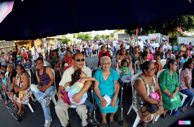 Capitalinos honran a sus héroes con algarabía y espíritu de compromiso