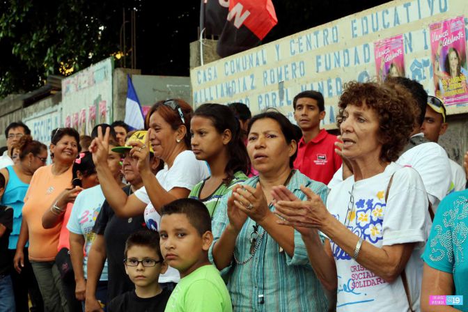 Capitalinos honran a sus héroes con algarabía y espíritu de compromiso