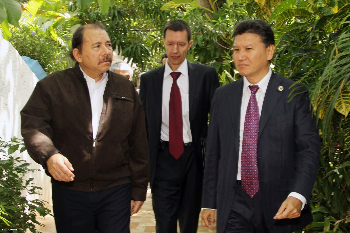 Daniel se reúne con Presidente del FIDE