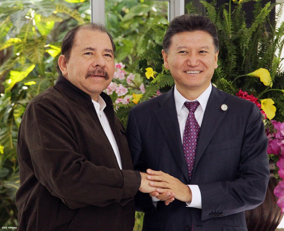 Daniel se reúne con Presidente del FIDE