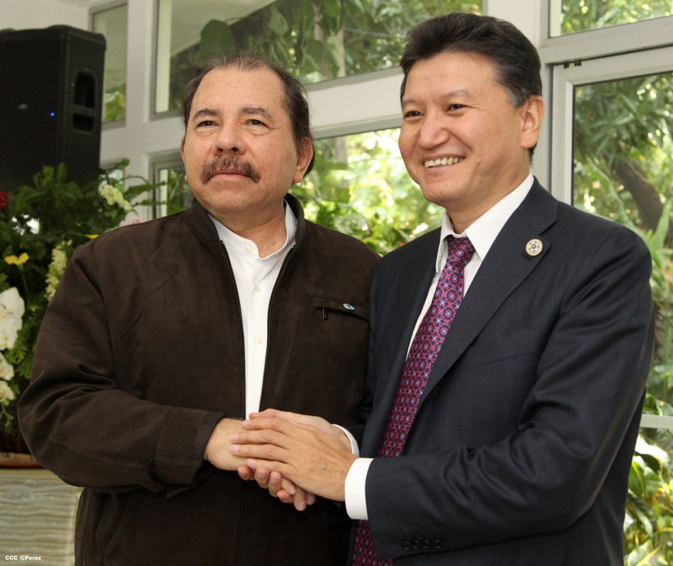 Daniel se reúne con Presidente del FIDE