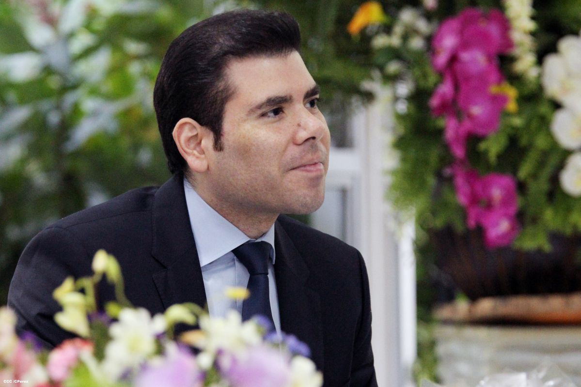 Daniel se reúne con Presidente del FIDE