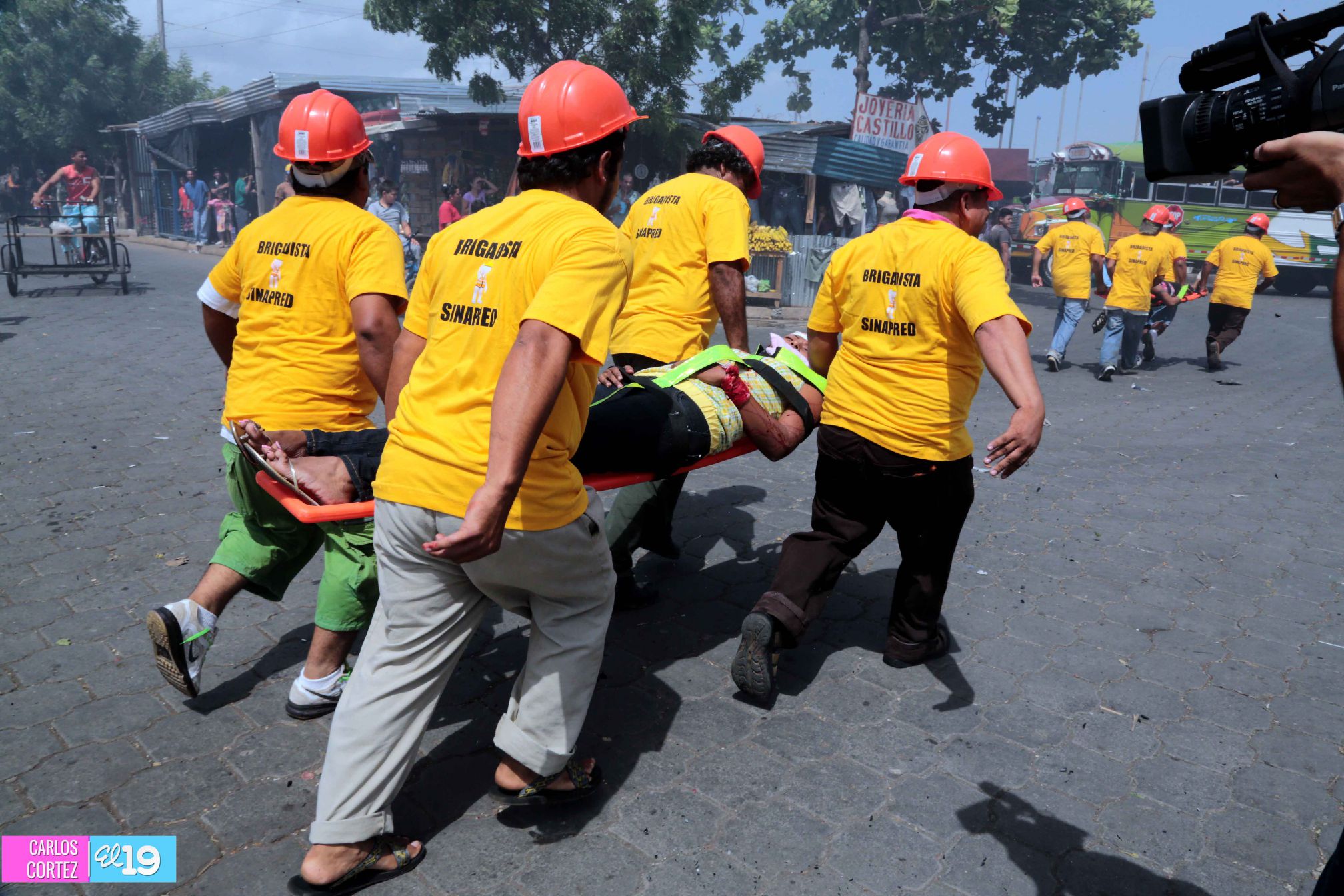 Comerciantes del mercado Mayoreo participan en el Segundo Simulacro Nacional