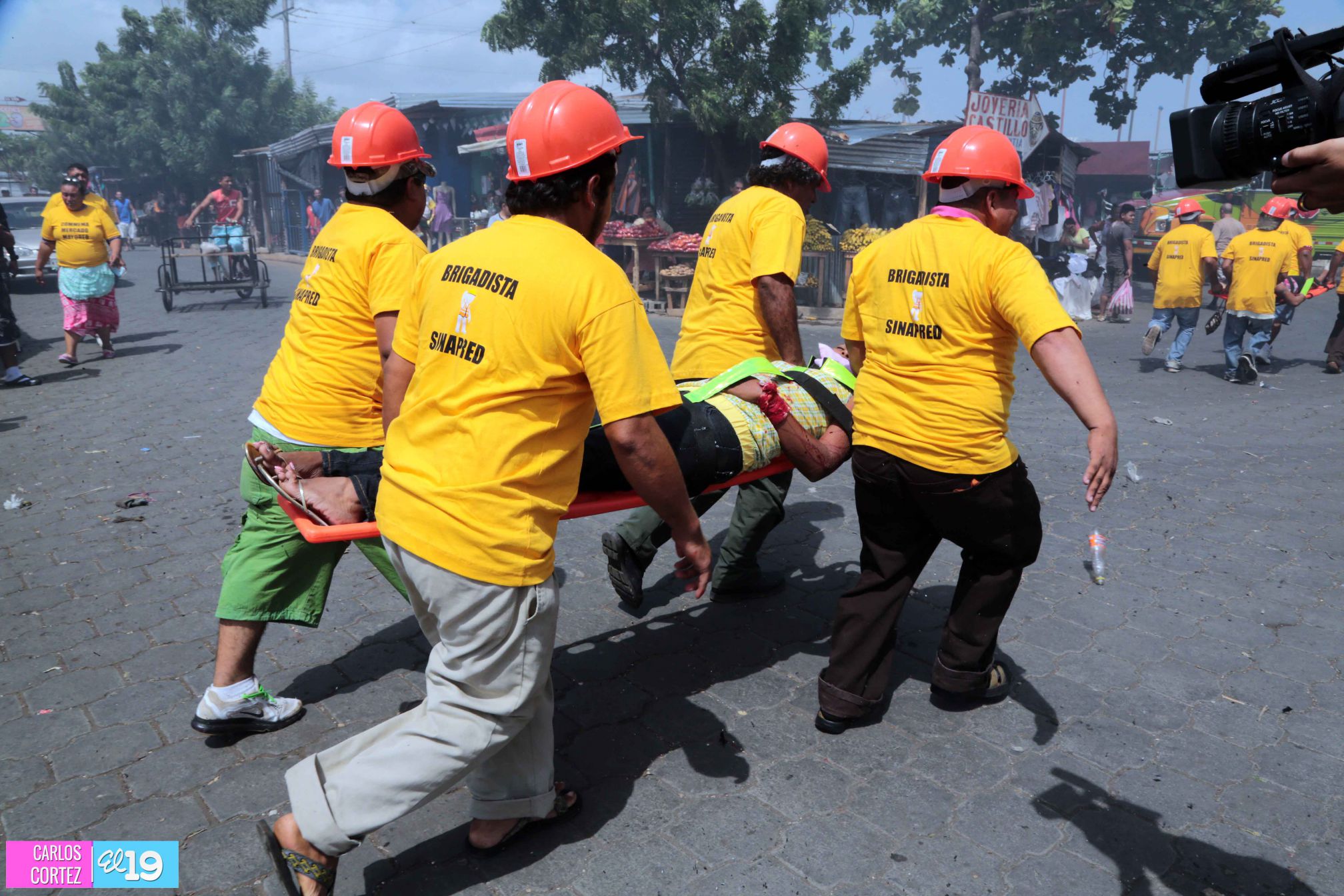 Comerciantes del mercado Mayoreo participan en el Segundo Simulacro Nacional