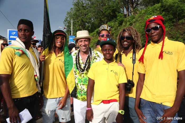 Inauguración del Campeonato Internacional Junior de Surf 2013