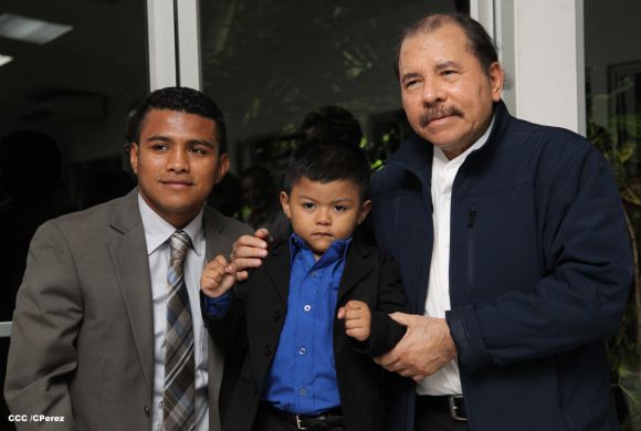 Presidente Daniel se reúne con presidente del CMB, Mauricio Sulaimán