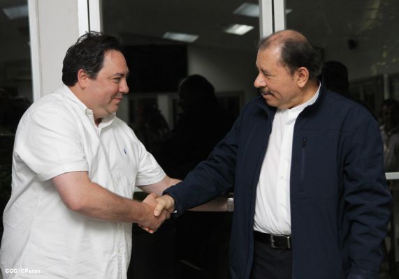 Presidente Daniel se reúne con presidente del CMB, Mauricio Sulaimán