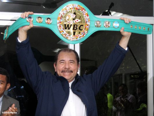 Presidente Daniel se reúne con presidente del CMB, Mauricio Sulaimán