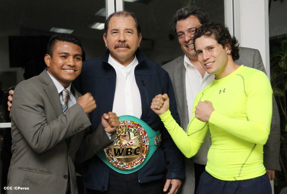 Presidente Daniel se reúne con presidente del CMB, Mauricio Sulaimán