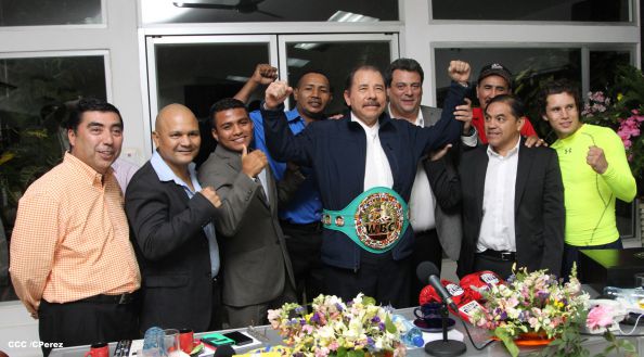 Presidente Daniel se reúne con presidente del CMB, Mauricio Sulaimán