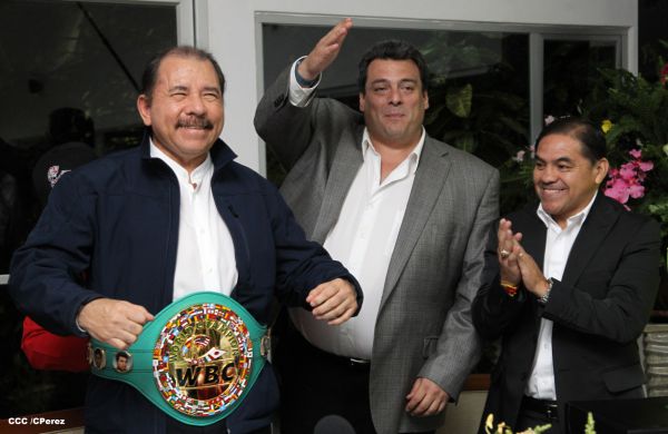 Presidente Daniel se reúne con presidente del CMB, Mauricio Sulaimán