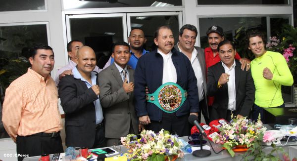 Presidente Daniel se reúne con presidente del CMB, Mauricio Sulaimán