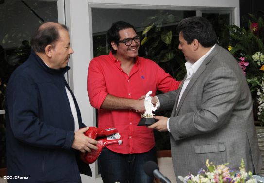 Presidente Daniel se reúne con presidente del CMB, Mauricio Sulaimán