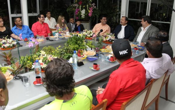 Presidente Daniel se reúne con presidente del CMB, Mauricio Sulaimán