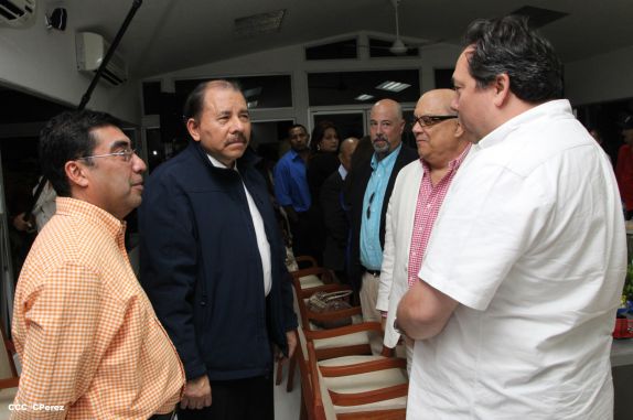 Presidente Daniel se reúne con presidente del CMB, Mauricio Sulaimán