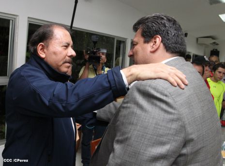 Presidente Daniel se reúne con presidente del CMB, Mauricio Sulaimán