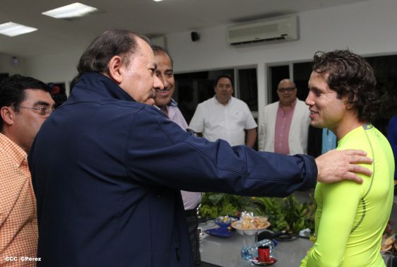 Presidente Daniel se reúne con presidente del CMB, Mauricio Sulaimán