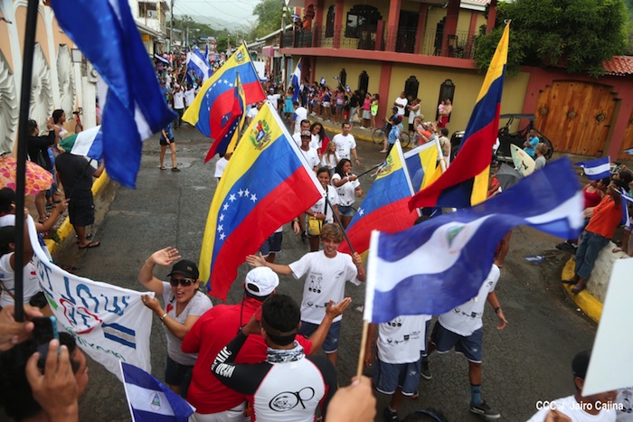 Inauguración del Campeonato Internacional Junior de Surf 2013