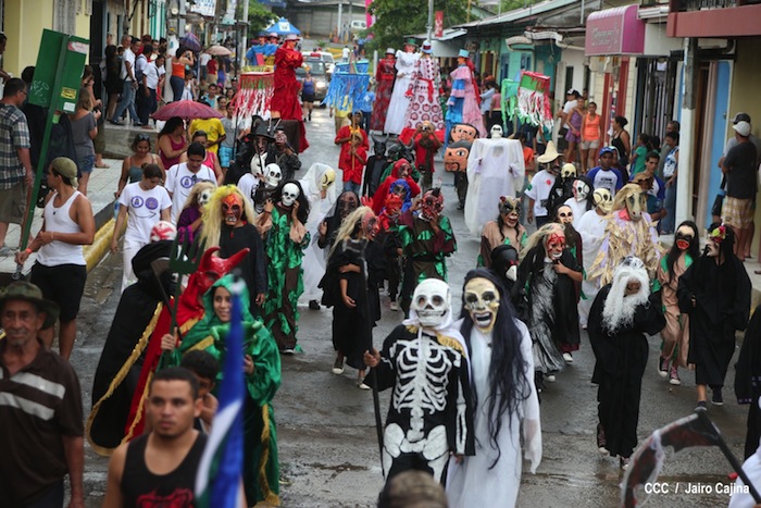 Inauguración del Campeonato Internacional Junior de Surf 2013
