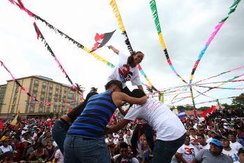 Daniel, Rosario y la Familia Sandinista reeditan el Repliegue Táctico a Masaya
