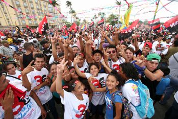 Daniel, Rosario y la Familia Sandinista reeditan el Repliegue Táctico a Masaya