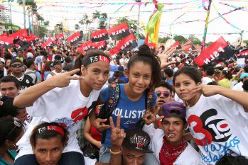 Daniel, Rosario y la Familia Sandinista reeditan el Repliegue Táctico a Masaya