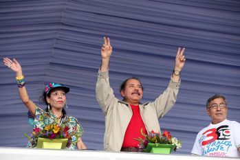 Daniel, Rosario y la Familia Sandinista reeditan el Repliegue Táctico a Masaya