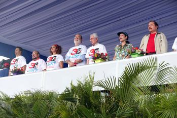 Daniel, Rosario y la Familia Sandinista reeditan el Repliegue Táctico a Masaya