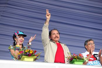 Daniel, Rosario y la Familia Sandinista reeditan el Repliegue Táctico a Masaya