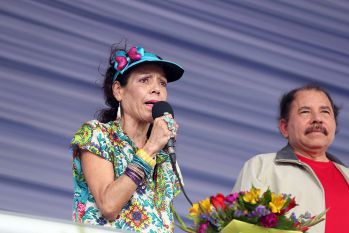 Daniel, Rosario y la Familia Sandinista reeditan el Repliegue Táctico a Masaya