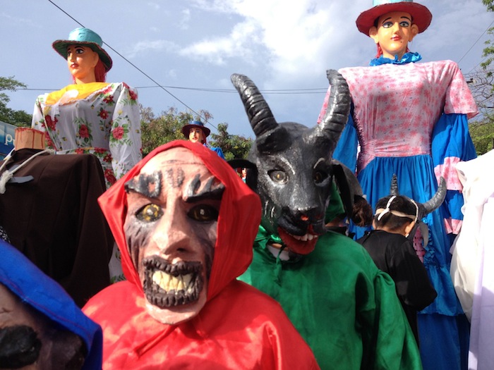 Inauguración del Campeonato Internacional Junior de Surf 2013