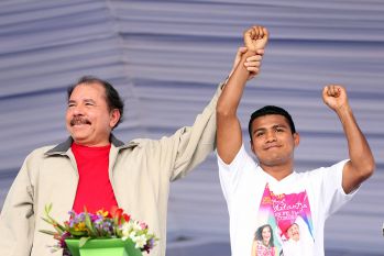 Daniel, Rosario y la Familia Sandinista reeditan el Repliegue Táctico a Masaya