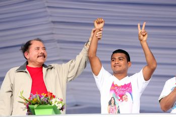 Daniel, Rosario y la Familia Sandinista reeditan el Repliegue Táctico a Masaya