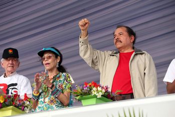 Daniel, Rosario y la Familia Sandinista reeditan el Repliegue Táctico a Masaya