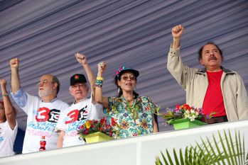 Daniel, Rosario y la Familia Sandinista reeditan el Repliegue Táctico a Masaya