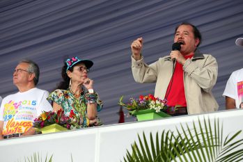 Daniel, Rosario y la Familia Sandinista reeditan el Repliegue Táctico a Masaya