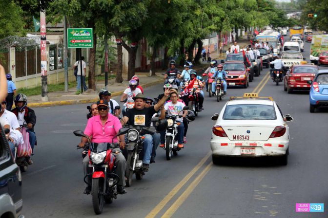 Daniel, Rosario y la Familia Sandinista reeditan el Repliegue Táctico a Masaya