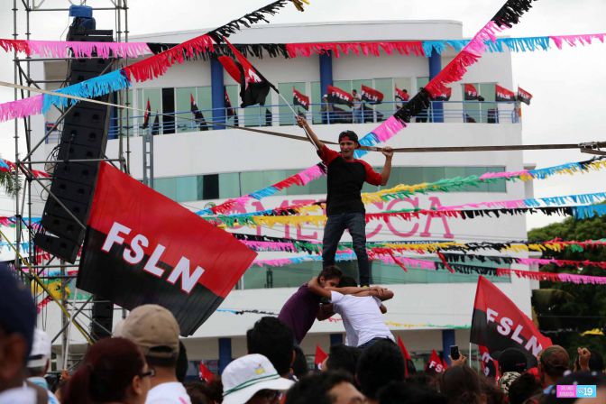 Daniel, Rosario y la Familia Sandinista reeditan el Repliegue Táctico a Masaya