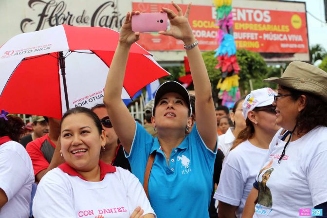 Daniel, Rosario y la Familia Sandinista reeditan el Repliegue Táctico a Masaya