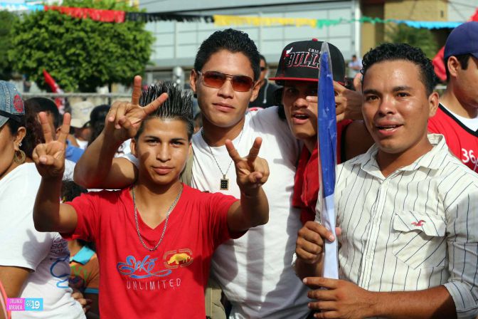 Daniel, Rosario y la Familia Sandinista reeditan el Repliegue Táctico a Masaya