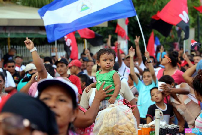 Daniel, Rosario y la Familia Sandinista reeditan el Repliegue Táctico a Masaya
